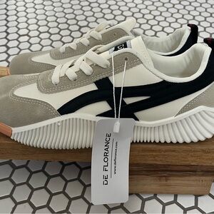 De Florence Black and Cream sneakers size 9.5 New with Tags